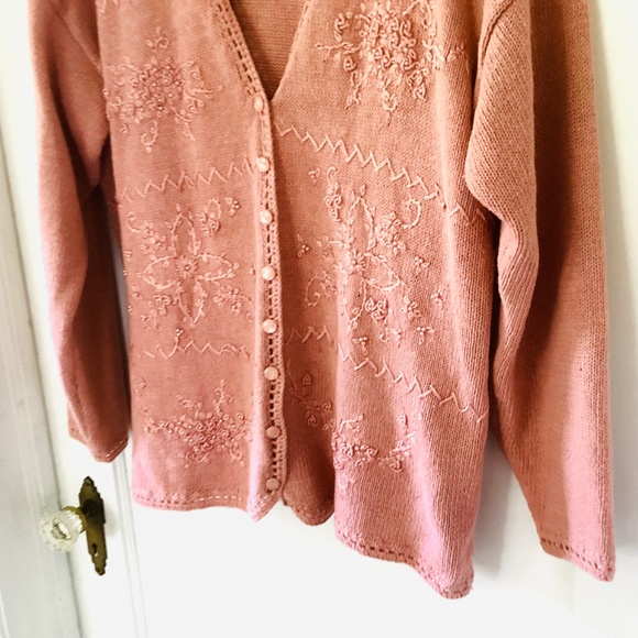 VTG 90s Carolyn Taylor Floral Embroidered beaded crochet Trim Cardigan Sweater M - Picture 4 of 16